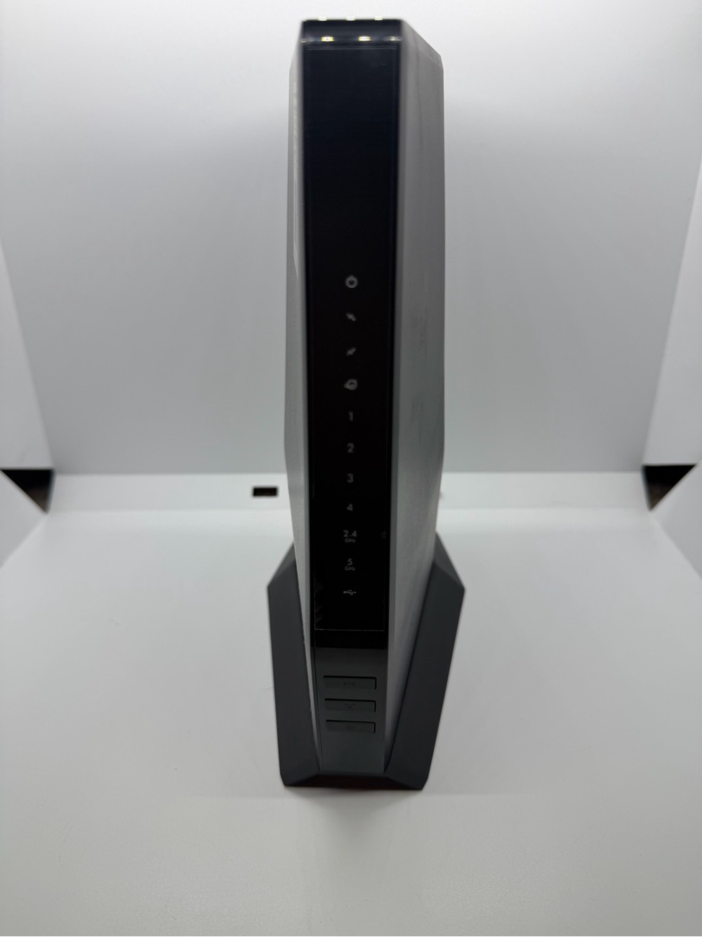 Netgear Nighthawk Wireless Router - Black - Picture 2 of 12